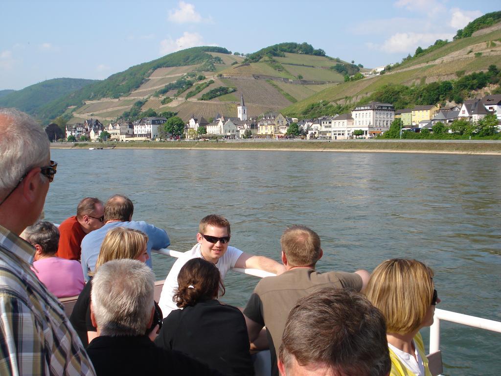 Hotel Gasthof Schuster Und Gaestehaus 吕德斯海姆 外观 照片