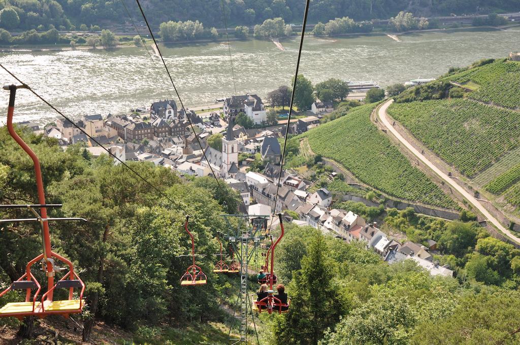 Hotel Gasthof Schuster Und Gaestehaus 吕德斯海姆 外观 照片