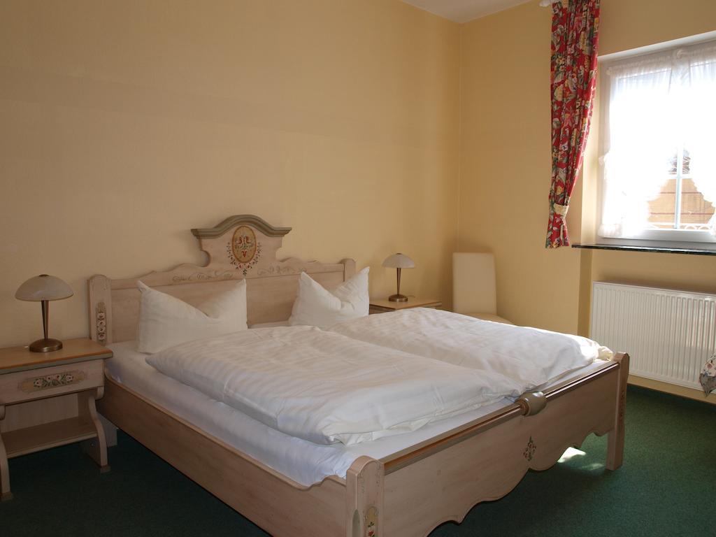 Hotel Gasthof Schuster Und Gaestehaus 吕德斯海姆 客房 照片