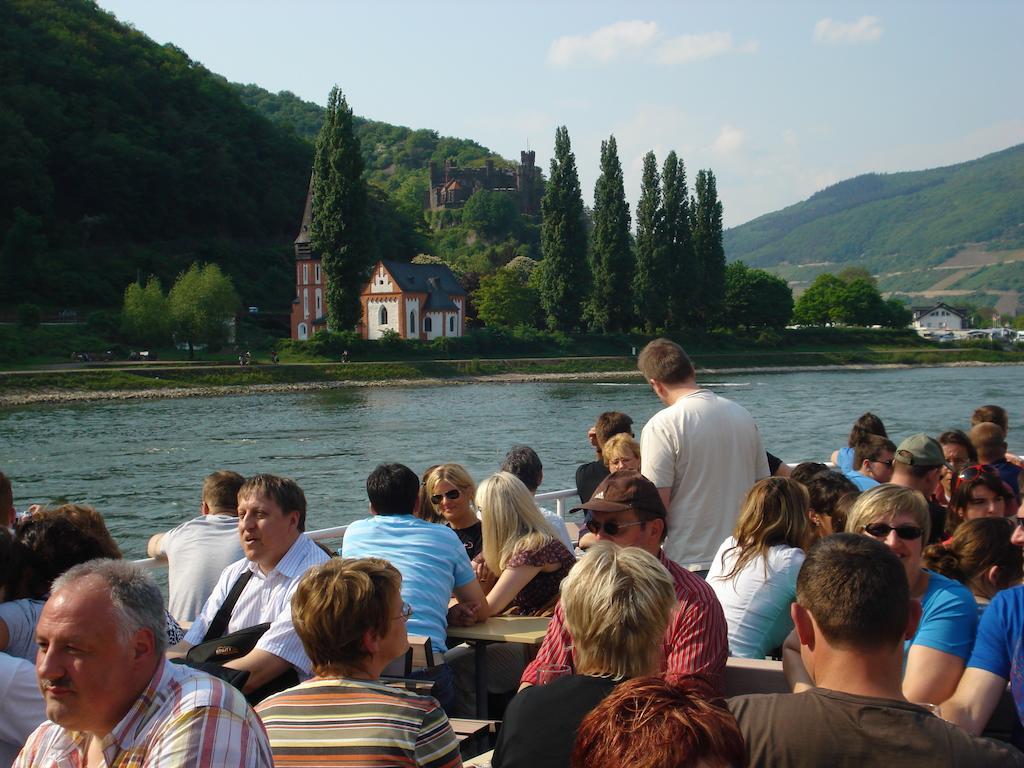 Hotel Gasthof Schuster Und Gaestehaus 吕德斯海姆 外观 照片