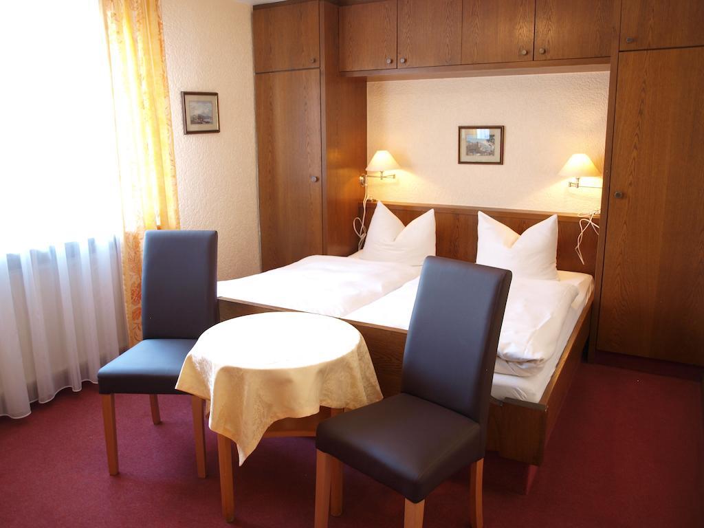 Hotel Gasthof Schuster Und Gaestehaus 吕德斯海姆 客房 照片